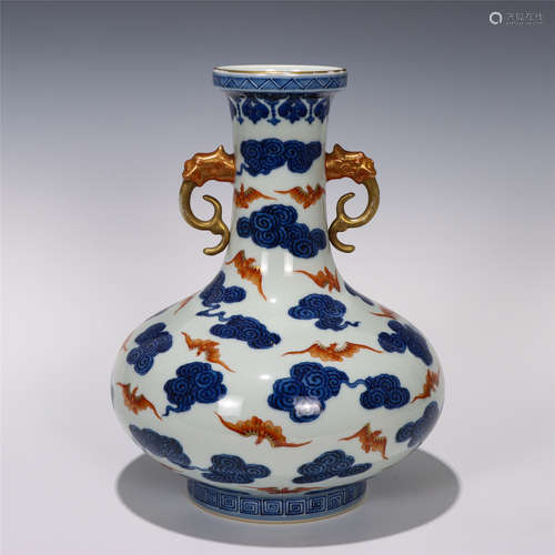 CHINESE BLUE&WHITE PATTERN LONGEVITY PROPITIOUS CLOUDS VASE WITH TWO EARS