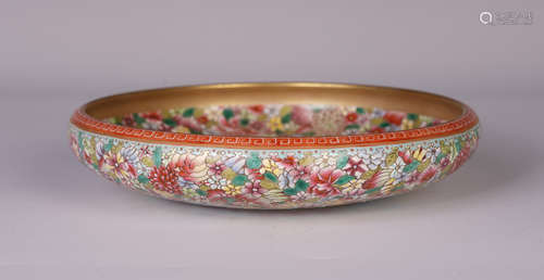 A CHINESE FAMILLE ROSE FLOWERS PATTERN VIEWS PLATE