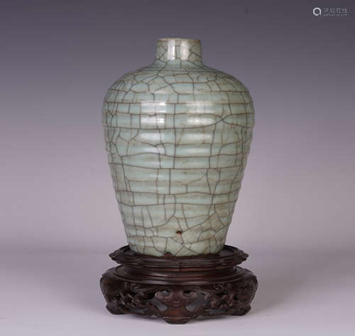 A CHINESE OLD KILN MEIPING VASE