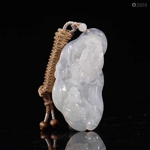 A CHINESE BEAST PATTERN JADEITE PENDANT