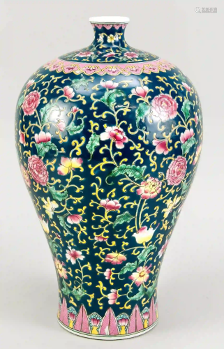 Famille Rose Meiping vase, China, 1