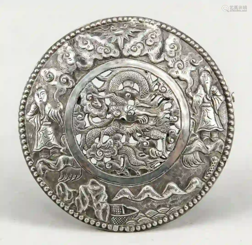 Large round brooch, China (?), earl