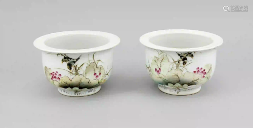 Pair of cachepots, China, 19th/20th
