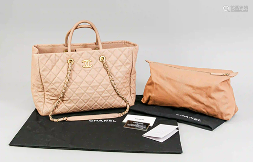 Chanel shopper in salmon color with