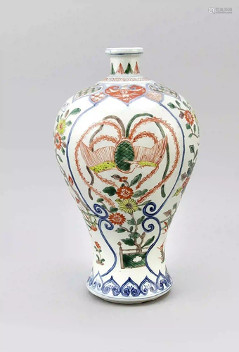 Famille-verte vase (Meiping), China