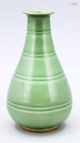 Celadon vase, China (Tenryuji/expor