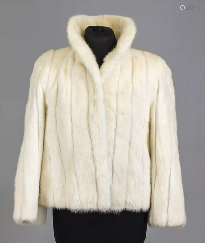 Ladies mink jacket in crÃ¨me white w