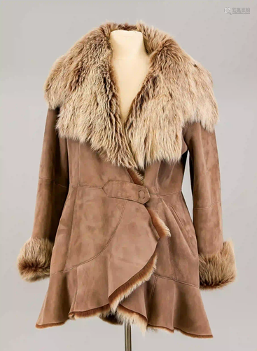 Ladies coat made of lambskin, size