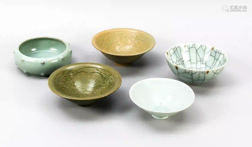 5 bowls in the style of past eras,