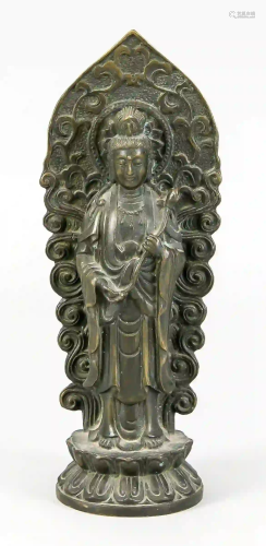 Statuette of a standing Guanyin, Ch