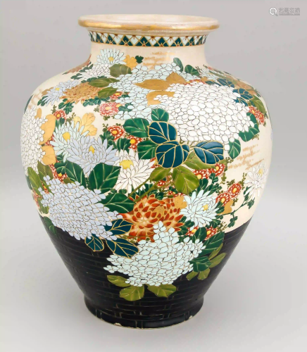 Large satsuma ikebana vase, Japan,