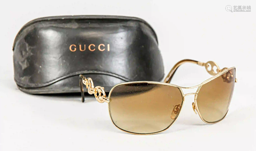 Men's sunglasses from Gucci, with o