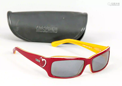 Women's sunglasses from Moschino, r