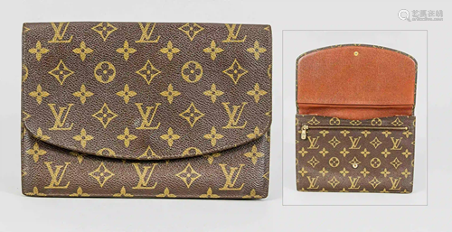 Louis Vuitton Clutch/Envelope Monog