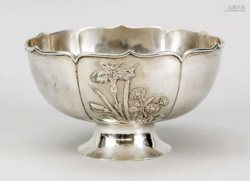 Round bowl, China, c. 1900, maker's