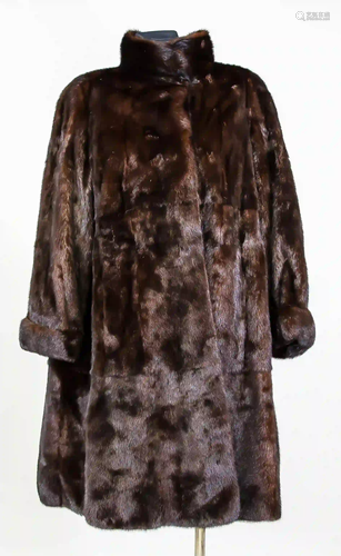 Ladies mink swinger, dark brown. On