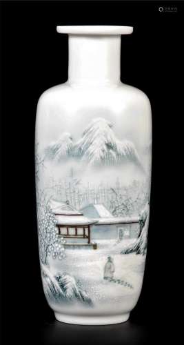 粉彩雪景棒槌瓶