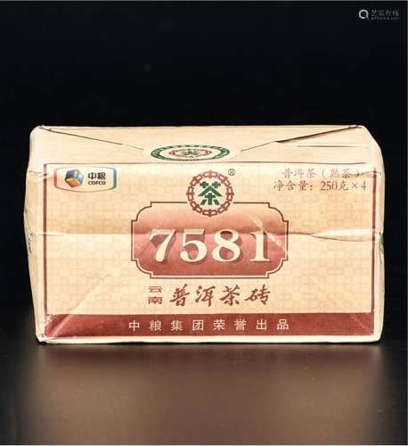 2017年  中茶绿印7581普洱熟茶砖