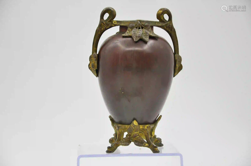 15th-16th century red bottle