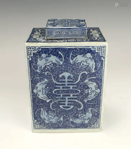 BLUE & WHITE PORCELAIN TEA CADDY