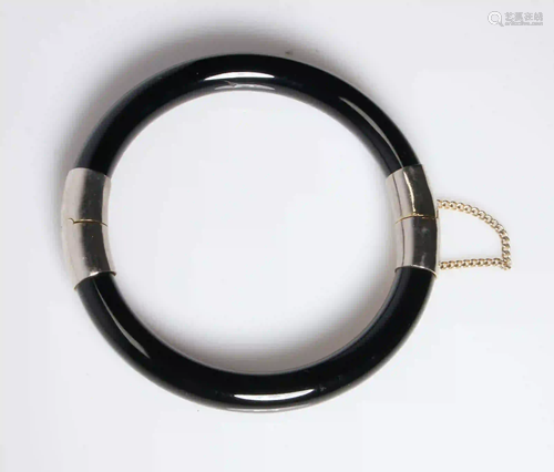 BLACK GLASS HINGED BANGLE