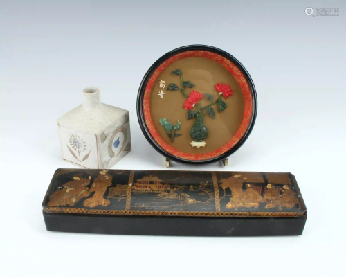 ASSEMBLED LOT OF DECORATIVE JAPANESE ITEMS