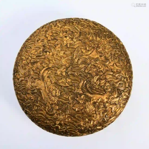 A Lion Pattern Carved Gild Bronze Round Box