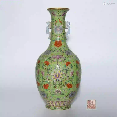 A Green Ground Famille Rose Flower Porcelain Vase