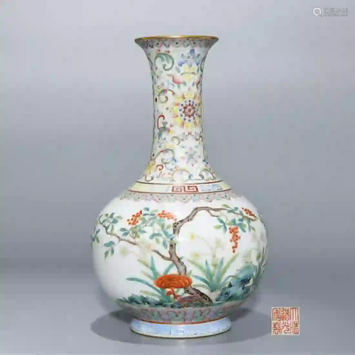 A Famille Rose Flower Porcelain Vase