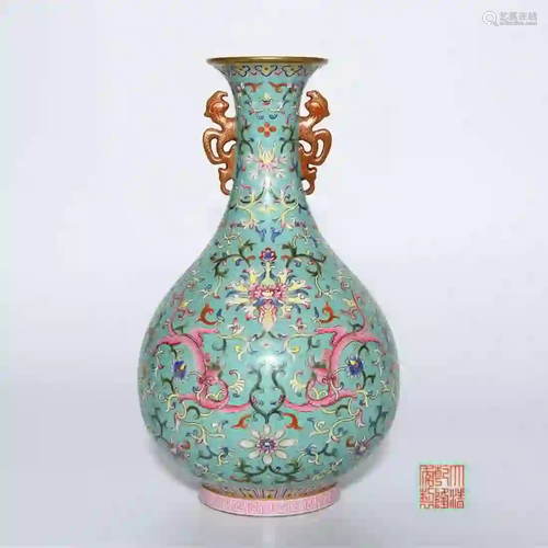 A Green Ground Famille Rose Porcelain Vase with Double