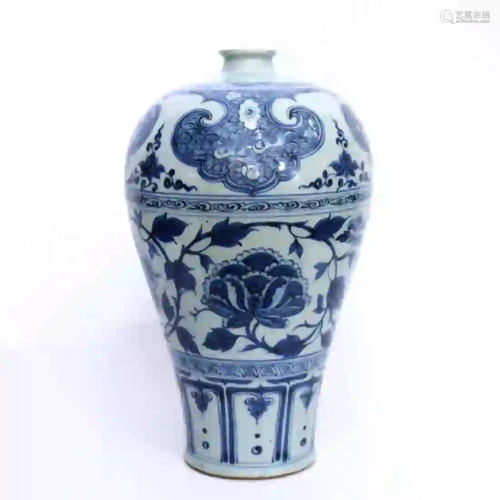 A Blue and White Interlocking Flower Porcelain Meiping