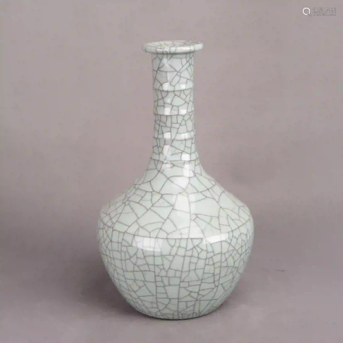 A Ge Kiln Glazed Porcelain Vase