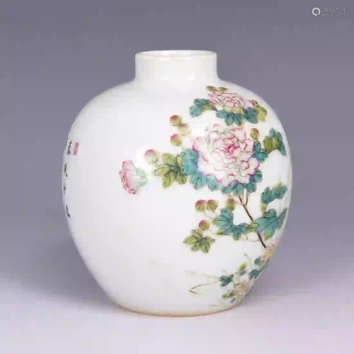 A Famille Rose Flower Porcelain Jar