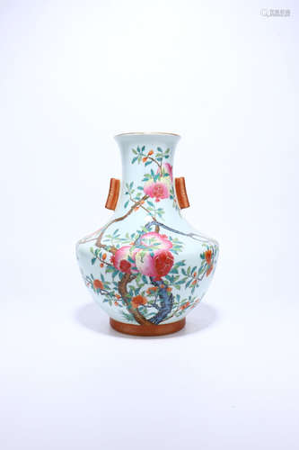 chinese famille rose porcelain pot with fruit pattern