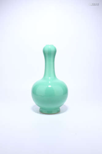 chinese peacock-green glazed porcelain garlic-head vase