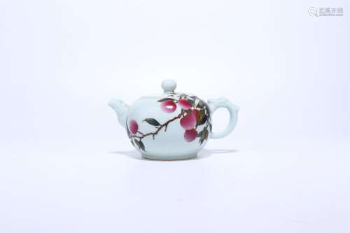 chinese famille rose porcelain tea pot
