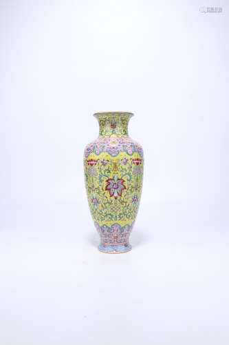 chinese yellow-ground famille rose porcelain vase