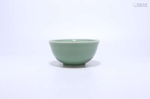 chinese celadon glazed porcelain bowl