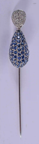 AN 18CT GOLD AND SAPPHIRE TIE PIN. 4 grams. 6 cm long.