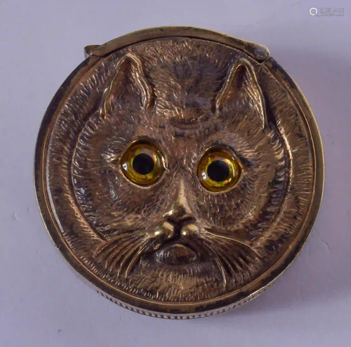 A BRASS OWL VESTA CASE. 4 cm wide.