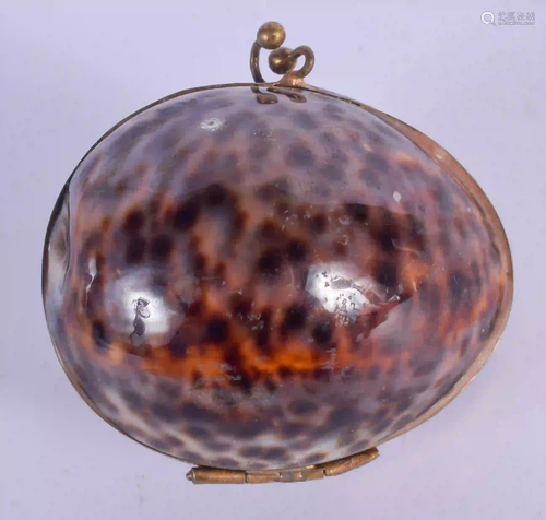 A REGENCY SHELL PURSE. 6 cm x 4 cm.