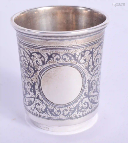 AN ANTIQUE RUSSIAN NIELLO VODKA BEAKER. 37 grams. 5 cm