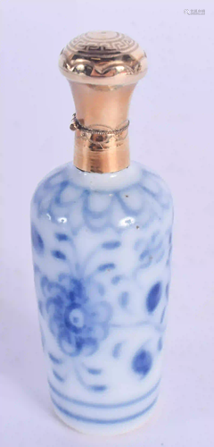 AN 18CT GOLD MOUNTED BLUE AND WHITE SCENT BOTTLE. 8 …