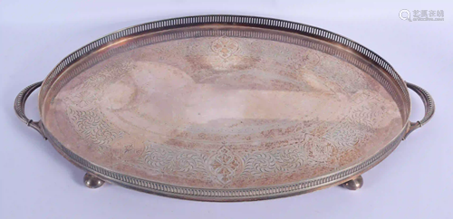 A LARGE EDWARDIAN WALKER AND HALL SILVER PLATED SERVING