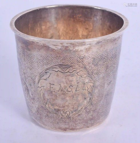 AN 18TH CENTURY CONTINENTAL SILVER BEAKER. 41 g…