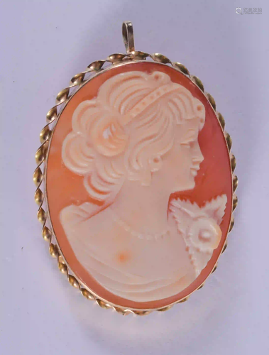 A GOLD CAMEO PENDANT. 6 grams. 4.5 cm x 3 cm.