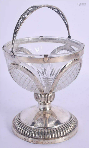 A LATE 19TH CENTURY DUTCH SILVER MOUNTED BASKET. 18 cm