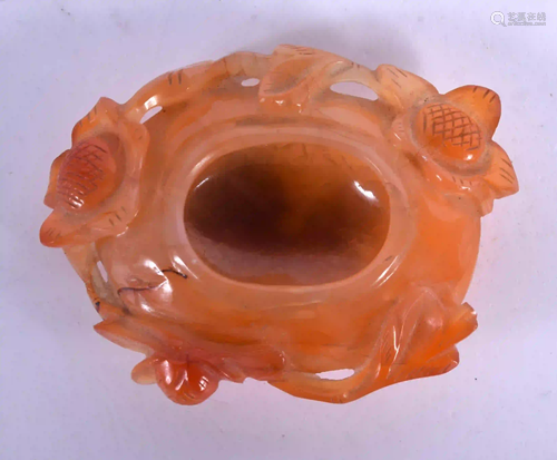 A 19TH CENTURY CHINESE CARVED AGATE BRUSH WASHER Late