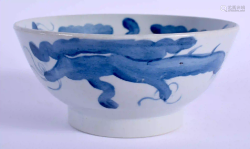 AN ENGLISH PORCELAIN BOWL painted with a dragon