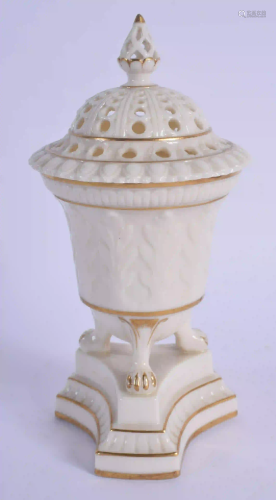 Late 19th c. Grainger Worcester pot pourri vase and